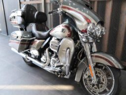 2016 Harley-Davidson CVO Ultra Classic Electra Glide (FLHTCUSE)