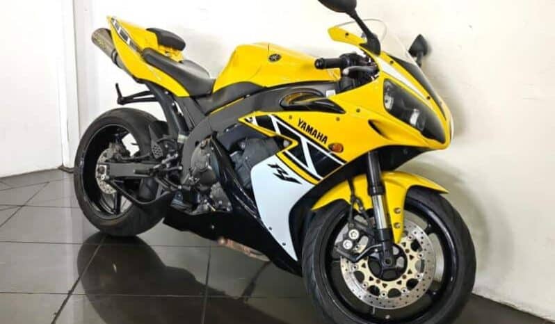 
								2006 Yamaha YZF-R1 full									