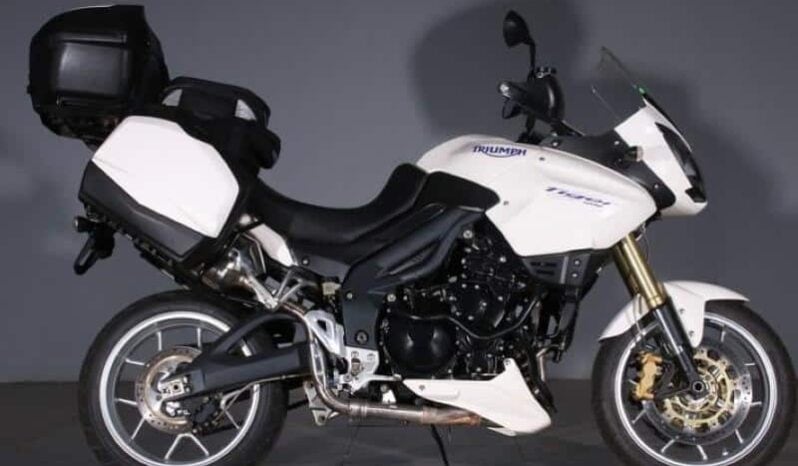 
								2011 Triumph Tiger 1050 full									