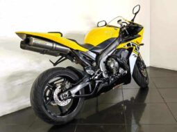 
										2006 Yamaha YZF-R1 full									